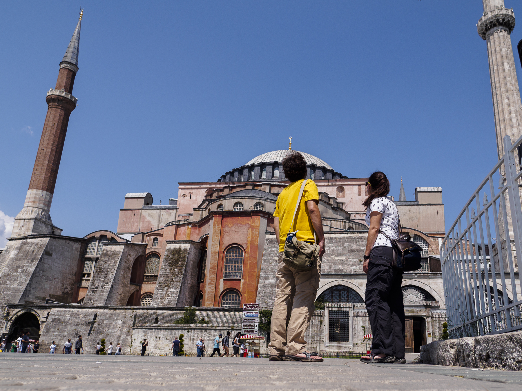 Frente a la mezquita de Santa Sofia, Estambul